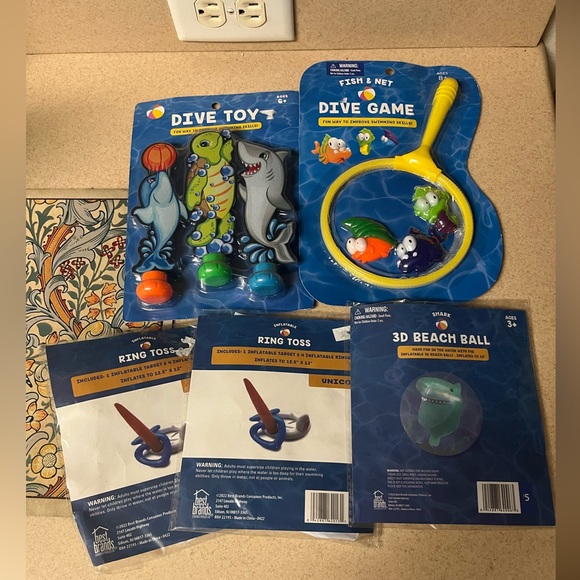 Pool Party Games Toys - Fish Net Dive Game - Unicorn Ring Toss - Shark Ball - Picture 1 of 10